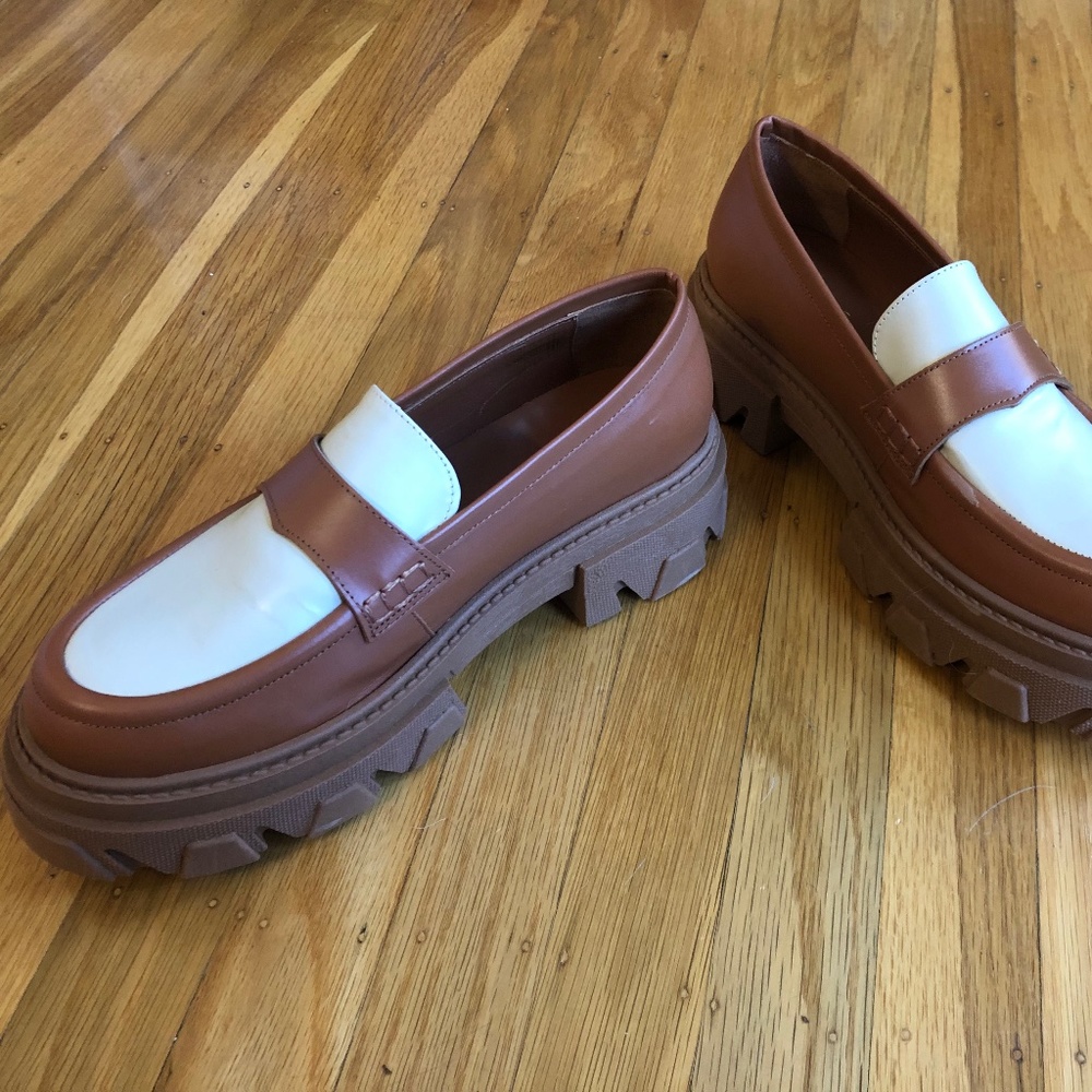 Never worn Alohas loafers